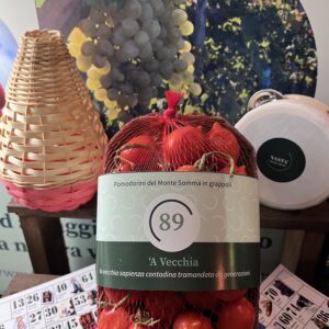 pomodori vesuviani freschi, pomodorini in grappolo, pomodoro del vesuvio